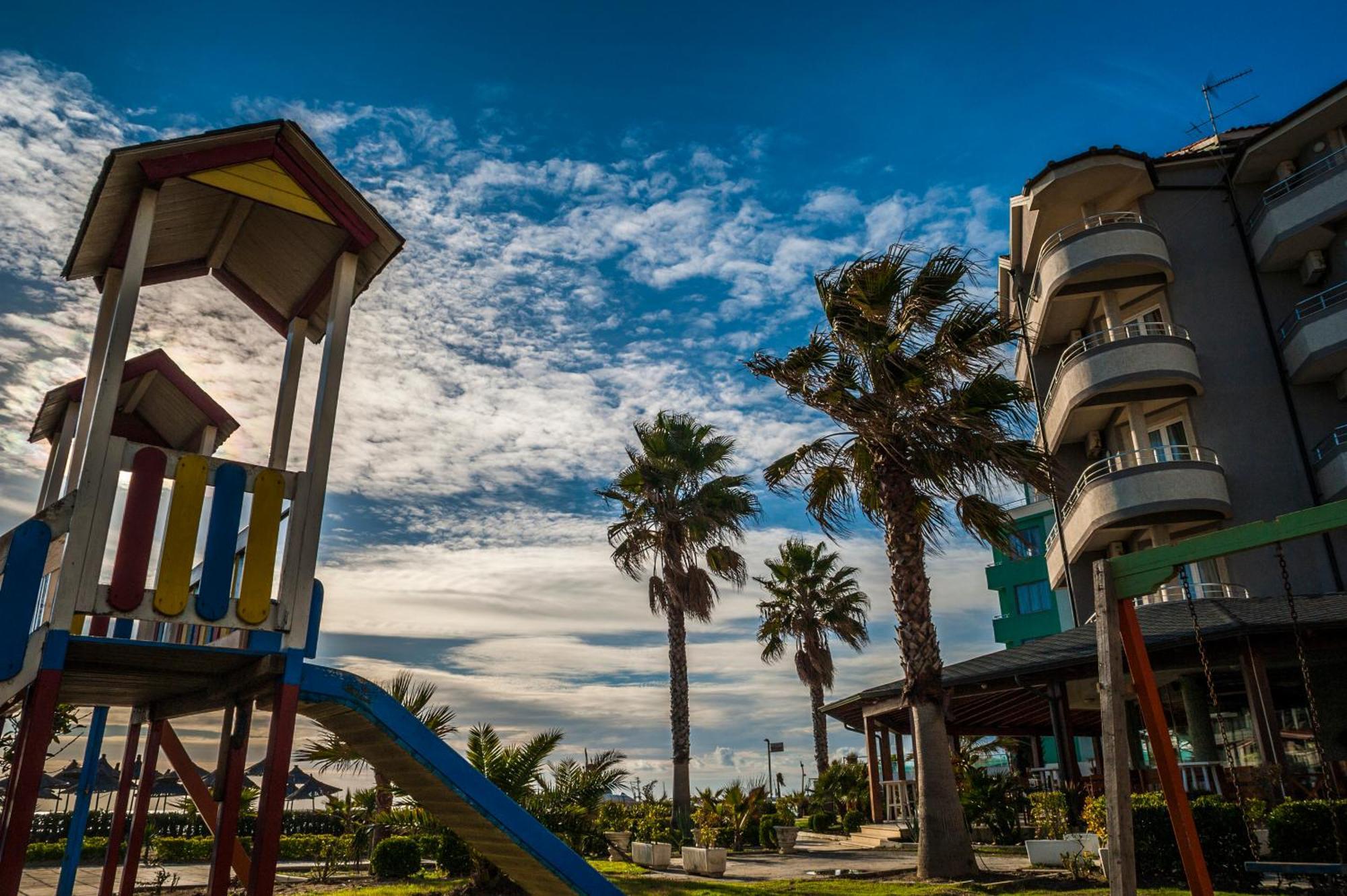 דורס Vila Verde Beach Hotel מראה חיצוני תמונה