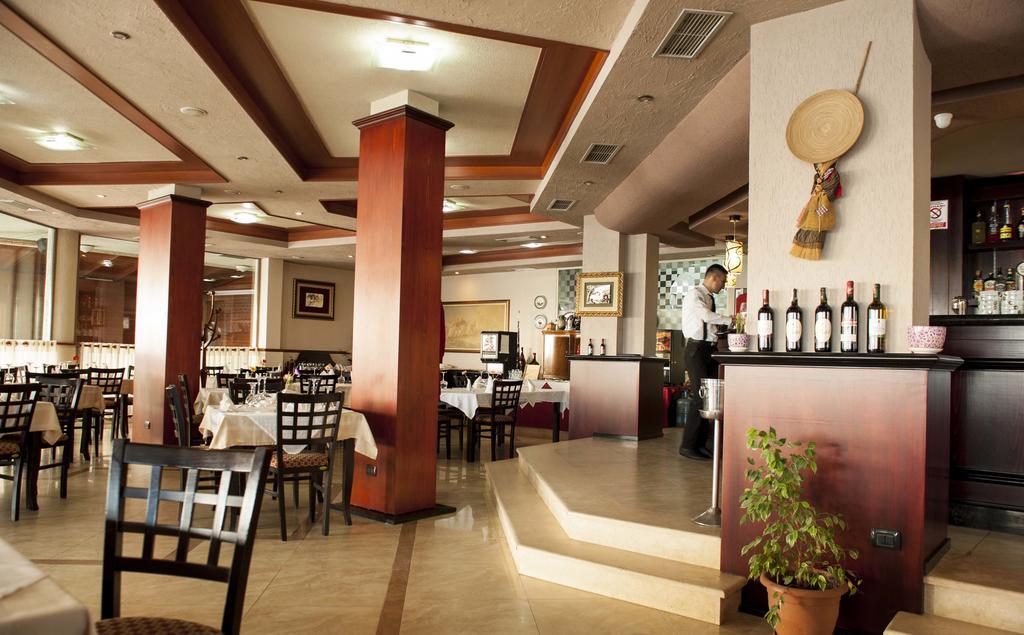דורס Vila Verde Beach Hotel מראה חיצוני תמונה