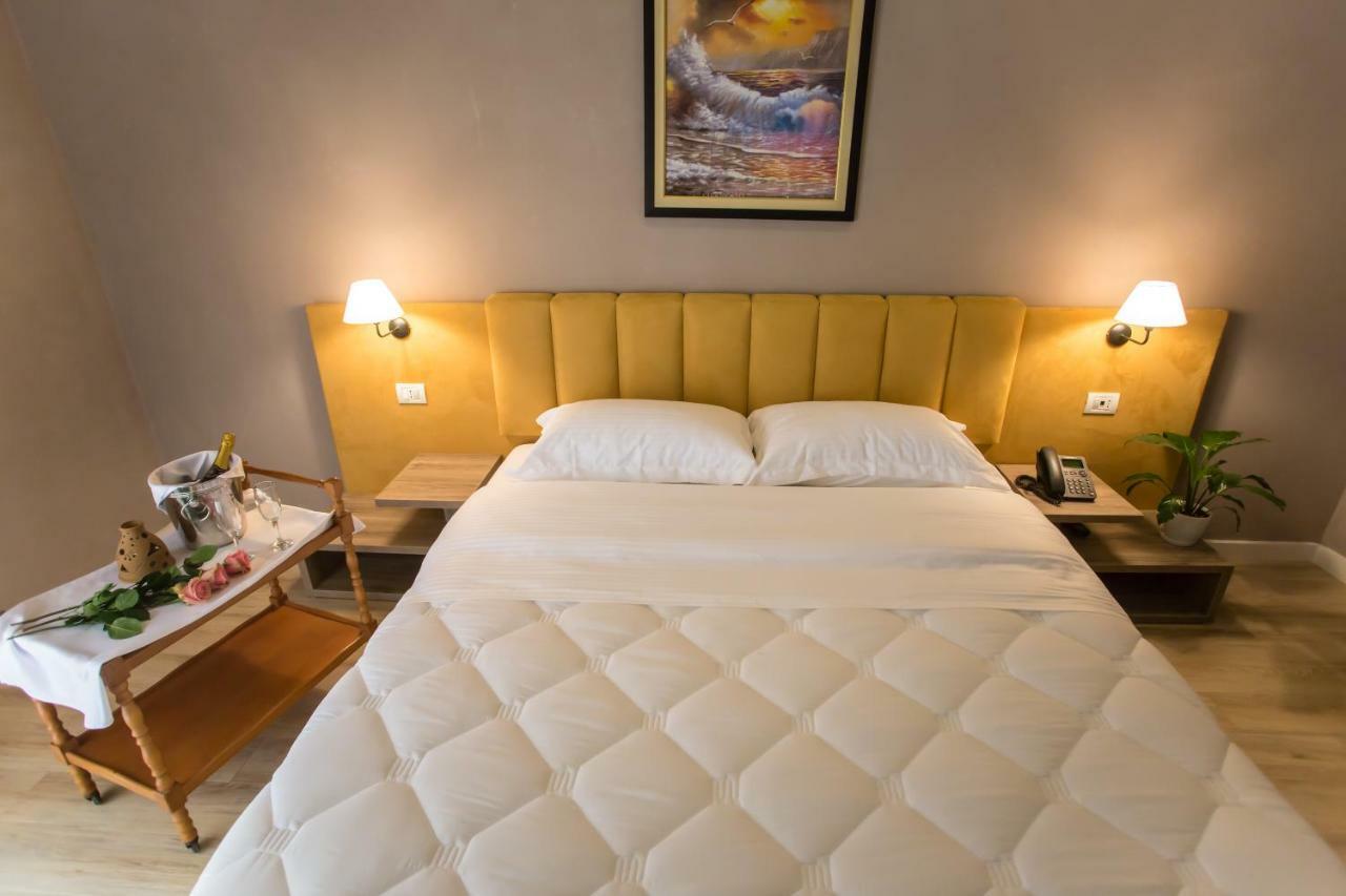 דורס Vila Verde Beach Hotel מראה חיצוני תמונה