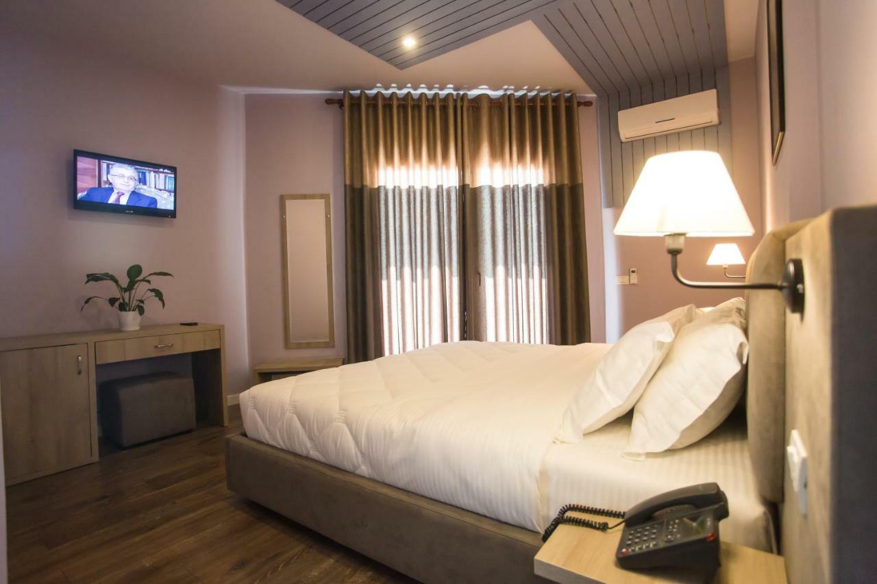 דורס Vila Verde Beach Hotel מראה חיצוני תמונה